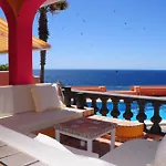 Gwai Villa *